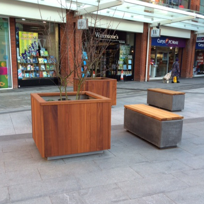 Ealing Planter