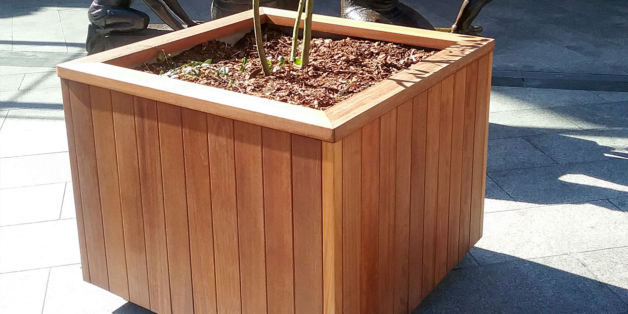 Ealing Planter