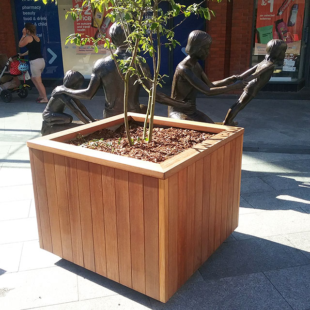 Ealing Planter