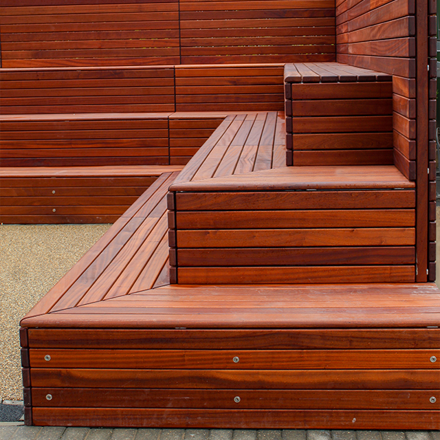 Podium Bench