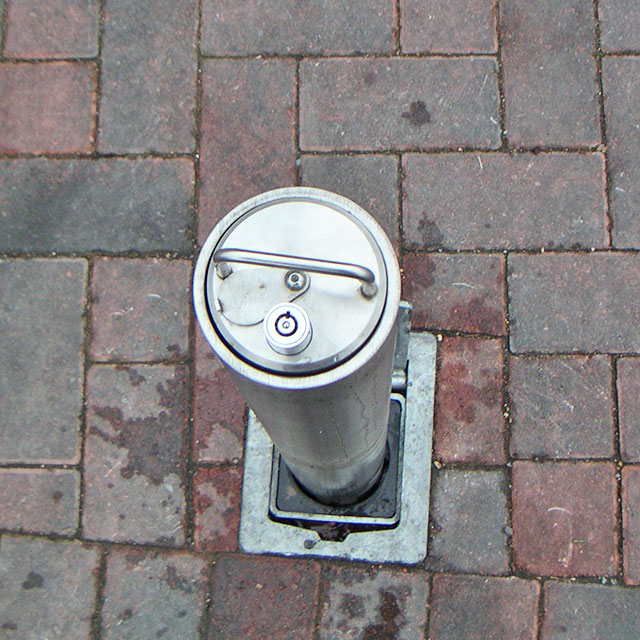 Warrior Stainless Steel Standard Round Telescopic Bollard