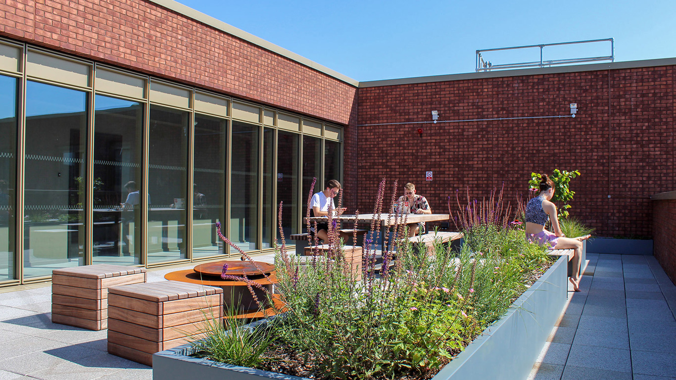 roof terrace office building outdoor furniture